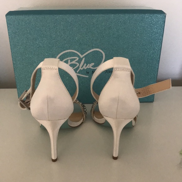 COPY - Beautiful Betsy Johnson heels - Picture 5 of 7